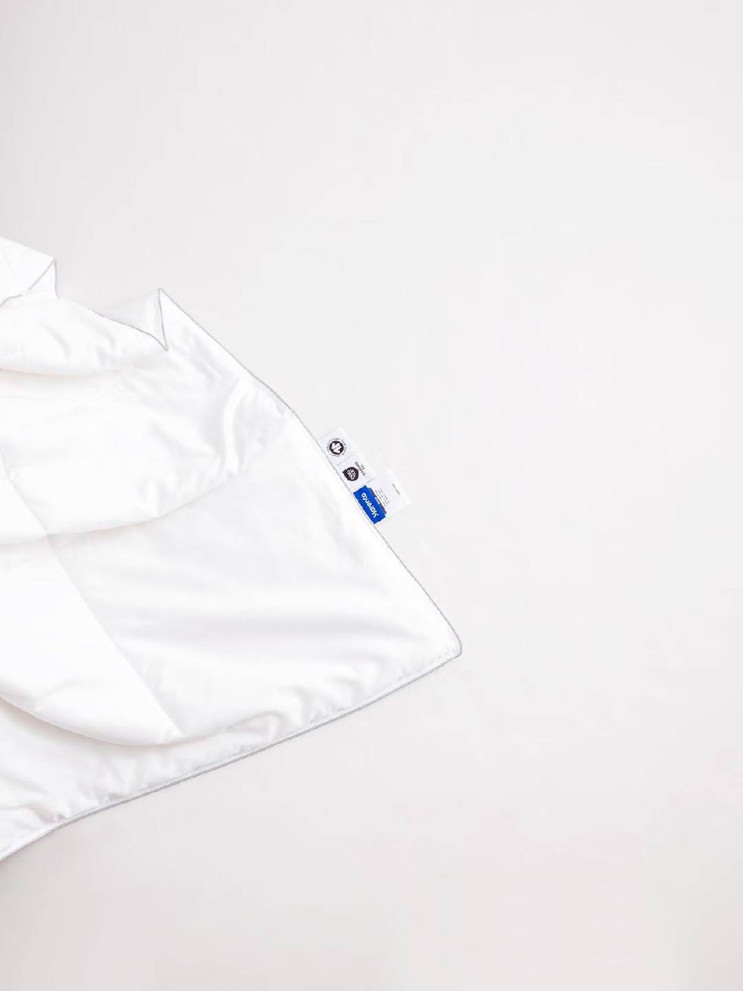 Couette garnie de soie